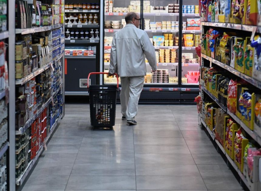 Cambios en la cesta de la compra: vamos más veces al ‘súper’, a por más marca blanca y crecen Mercadona, Lidl y Aldi