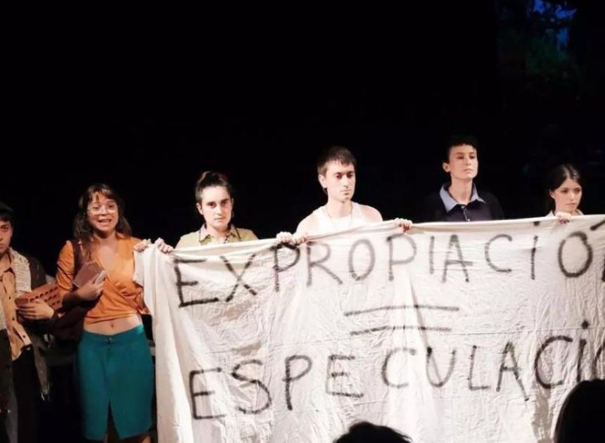 El teatro revive Cerro Belmonte, el barrio de Madrid que se independizó de España y visitó Cuba para frenar la especulación
