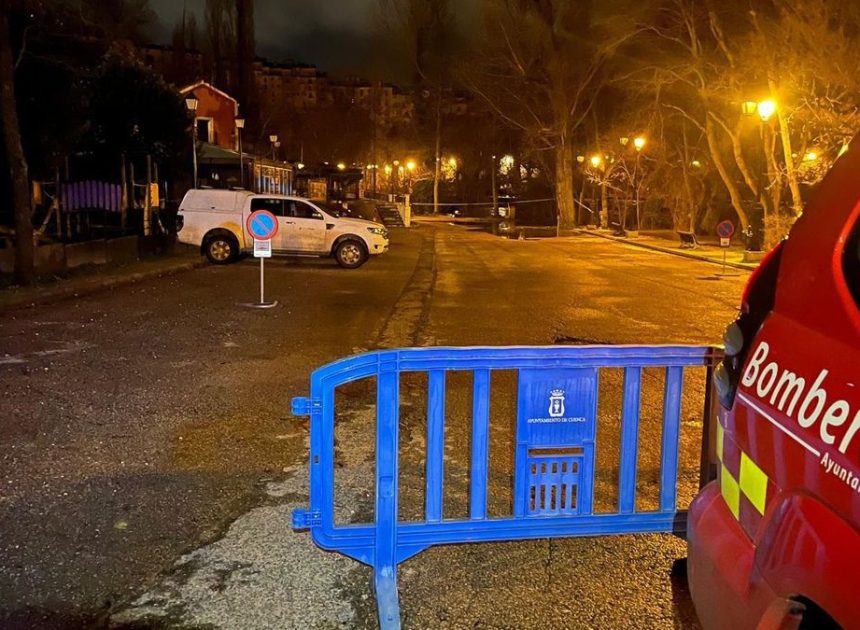 El río Júcar llega al nivel rojo a su paso por Cuenca, y se avisa de su impacto en el embalse de Alarcón