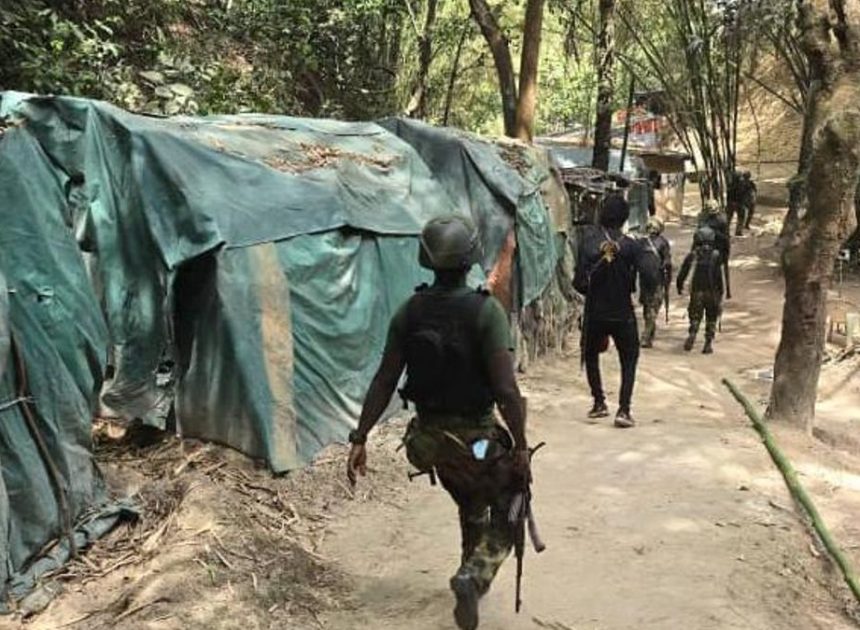 Hombres armados matan al menos a 162 personas en un pueblo del oeste de Nigeria, según la Cruz Roja