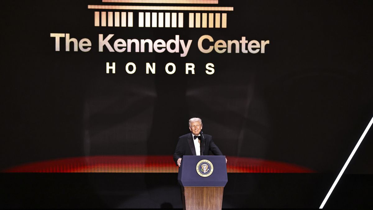 Trump anuncia el cierre del Kennedy Center durante dos años por reformas en plena ola de cancelaciones por su asalto a la institución