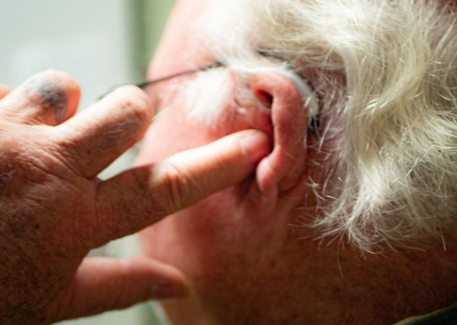 Pitidos, zumbidos o silbidos: qué son los acúfenos, los sonidos ‘fantasma’ en nuestros oídos