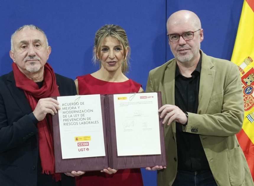 Trabajo y los sindicatos pactan reforzar la prevención laboral con foco en la salud mental y el cambio climático