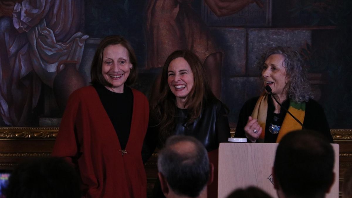 Carme Elias recibe la Medalla de Oro al Mérito Cultural de Barcelona: «Soy feliz, vivo el presente y no pienso en después»