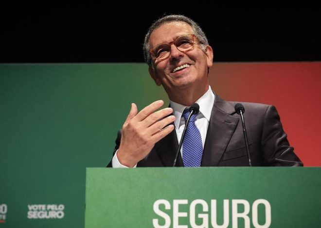 El socialista António José Seguro arrasa al ultra André Ventura en las presidenciales de Portugal