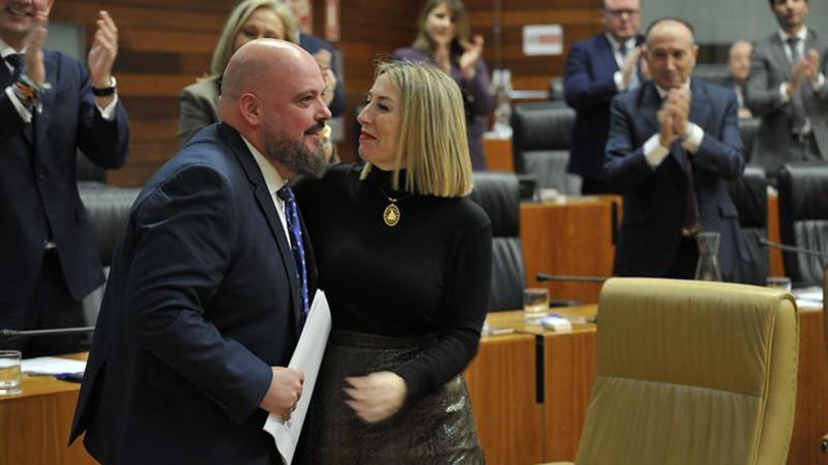 El presidente de la Asamblea extremeña apura el calendario de la investidura en plena escalada de tensión entre PP y Vox