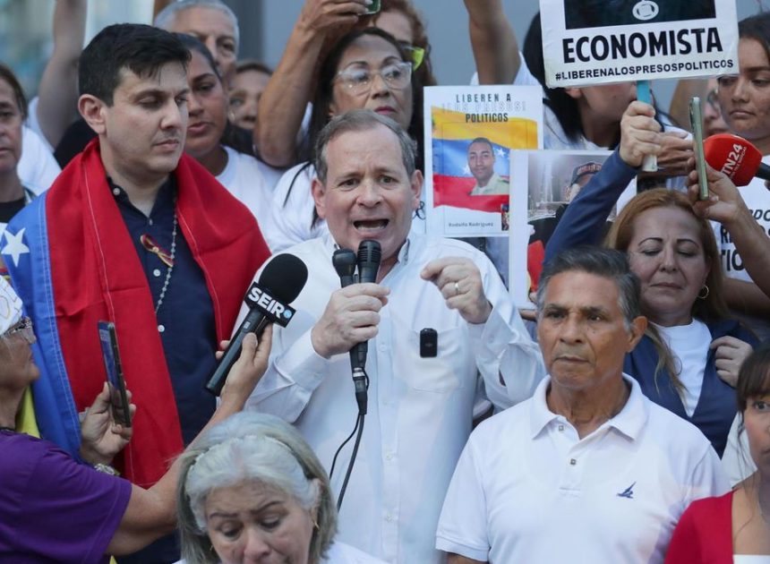 Corina Machado denuncia el «secuestro» de un dirigente opositor en Caracas horas después de su puesta en libertad