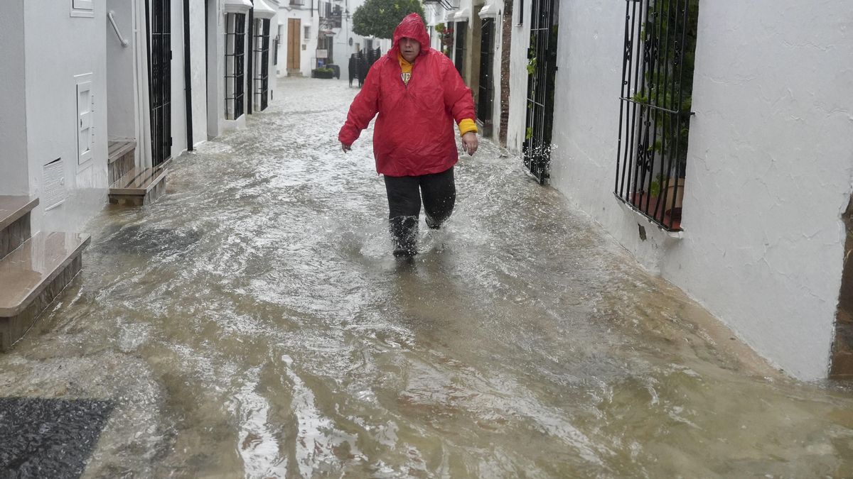 La provincia de Cádiz bajo el agua: Grazalema, Jerez y el Campo de Gibraltar viven un temporal histórico