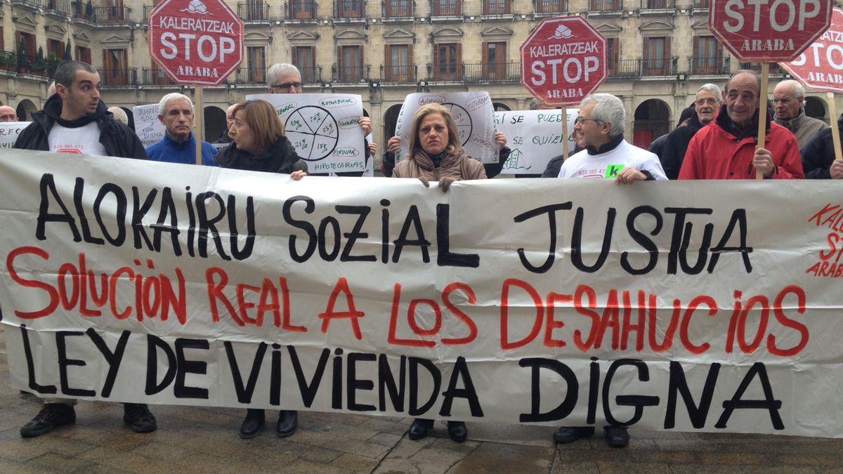 Una familia con discapacidad y dos niños, a las puertas de un desahucio en Vitoria: «Solo queremos una vivienda digna»