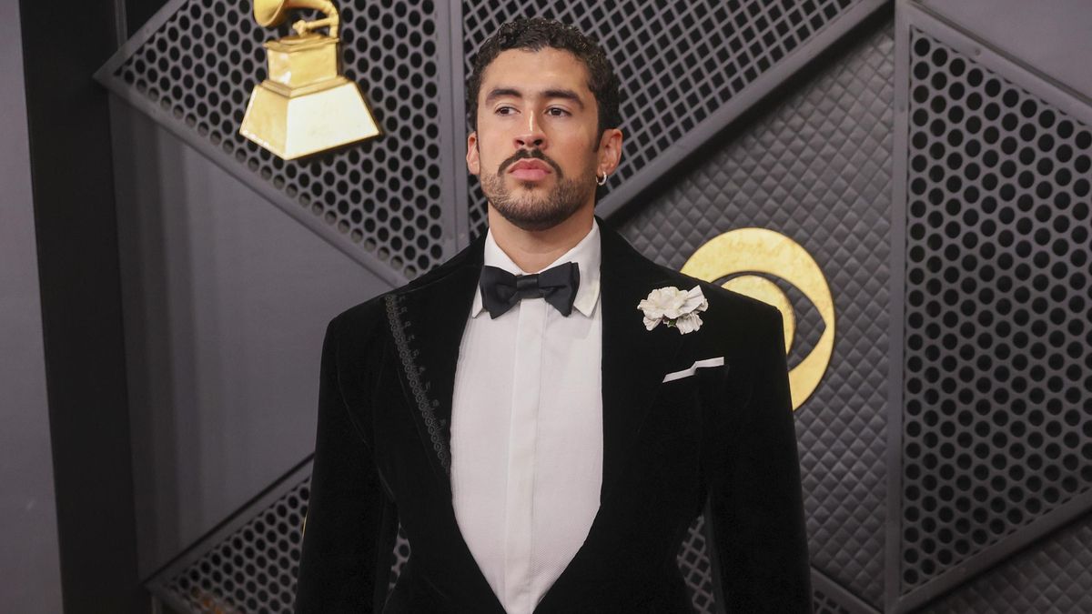 Bad Bunny carga contra el ICE en los Grammy: “No somos salvajes, somos humanos y somos estadounidenses”