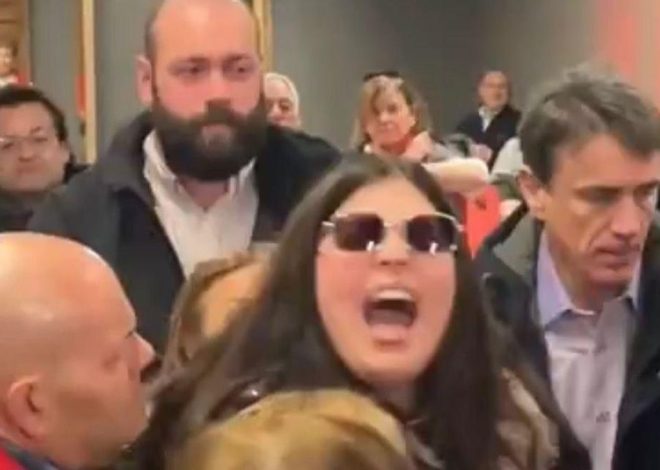 La mujer que ha insultado a Pedro Sánchez en el mitin de Teruel y ha sido expulsada es una concejala del PP valenciano