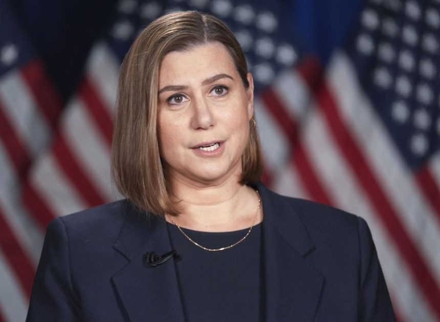 Un gran jurado rechaza el intento de Trump de acusar a los congresistas demócratas que instaron a las tropas a no acatar órdenes ilegales