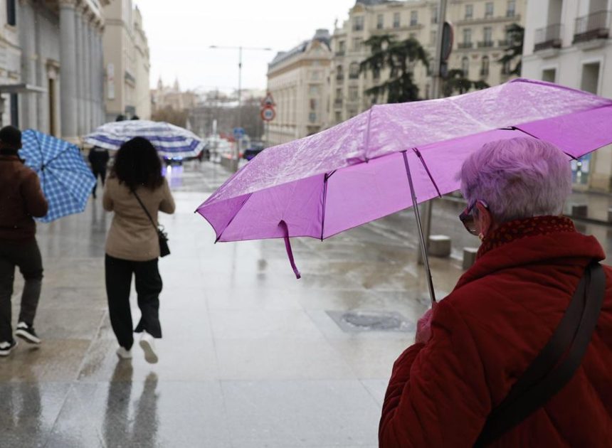 La Comunidad de Madrid arranca la semana con cielos muy nubosos y lluvias más intensas en la Sierra