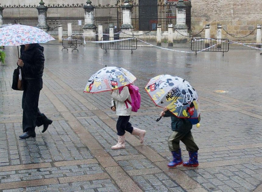 La prestación universal por crianza: una ayuda de 200 euros para menores de 18 años pero con un horizonte lejano