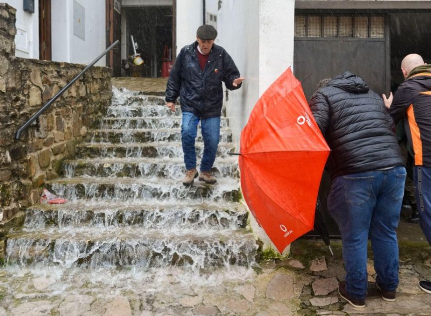 La Junta reabre los colegios en gran parte de Andalucía, pero deja el cierre en Jaén, Almería y los municipios más dañados