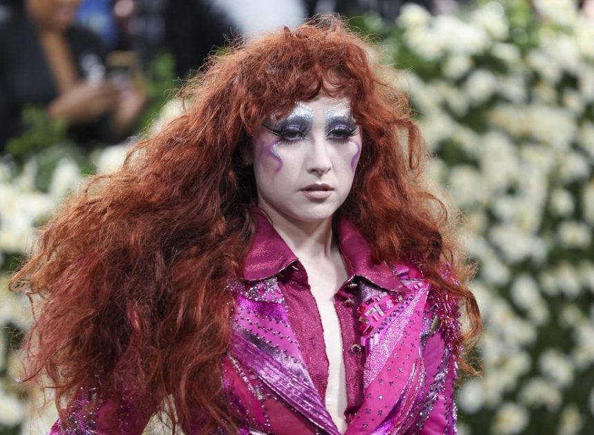 Chappell Roan abandona su agencia tras su vinculación con Epstein: «Me niego a quedarme de brazos cruzados»