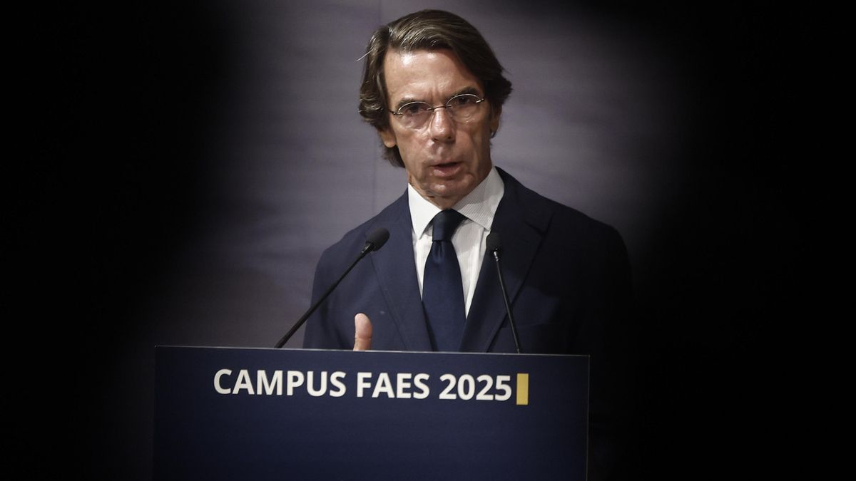 Aznar se defiende por aparecer en los papeles de Epstein y amenaza con los tribunales si le atribuyen «actividades ilícitas y/o inmorales»